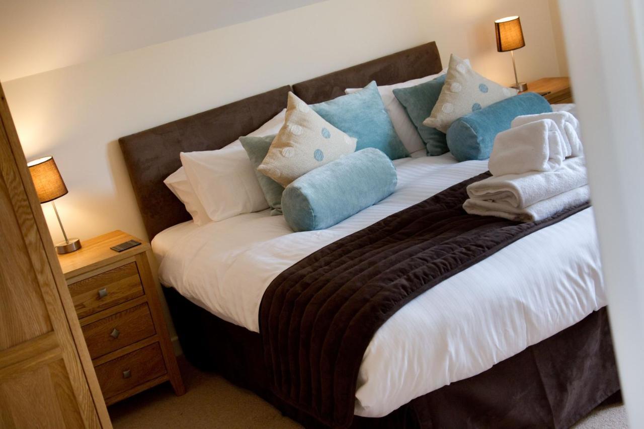 Skylark Sleeps 8 Private Hot Tub & Dogs Welcome Nr Padstow, Resort Pool Bar & Watersports St Columb Major Dış mekan fotoğraf