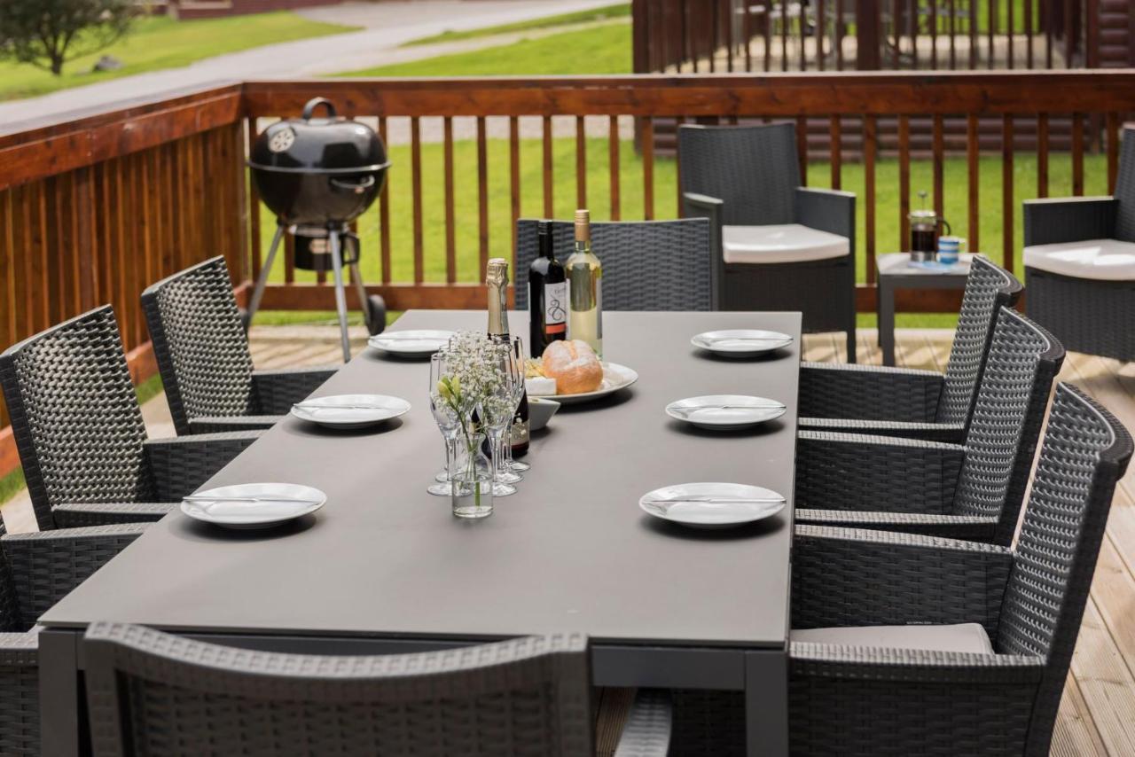 Skylark Sleeps 8 Private Hot Tub & Dogs Welcome Nr Padstow, Resort Pool Bar & Watersports St Columb Major Dış mekan fotoğraf