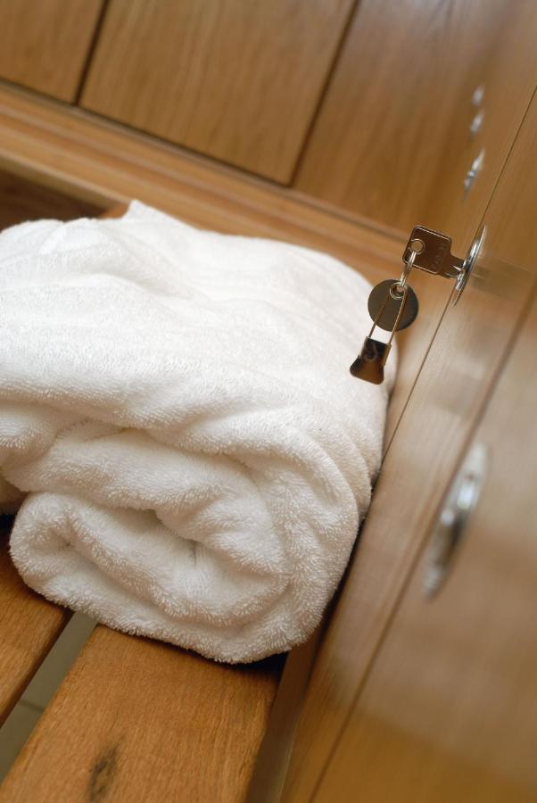 Skylark Sleeps 8 Private Hot Tub & Dogs Welcome Nr Padstow, Resort Pool Bar & Watersports St Columb Major Dış mekan fotoğraf